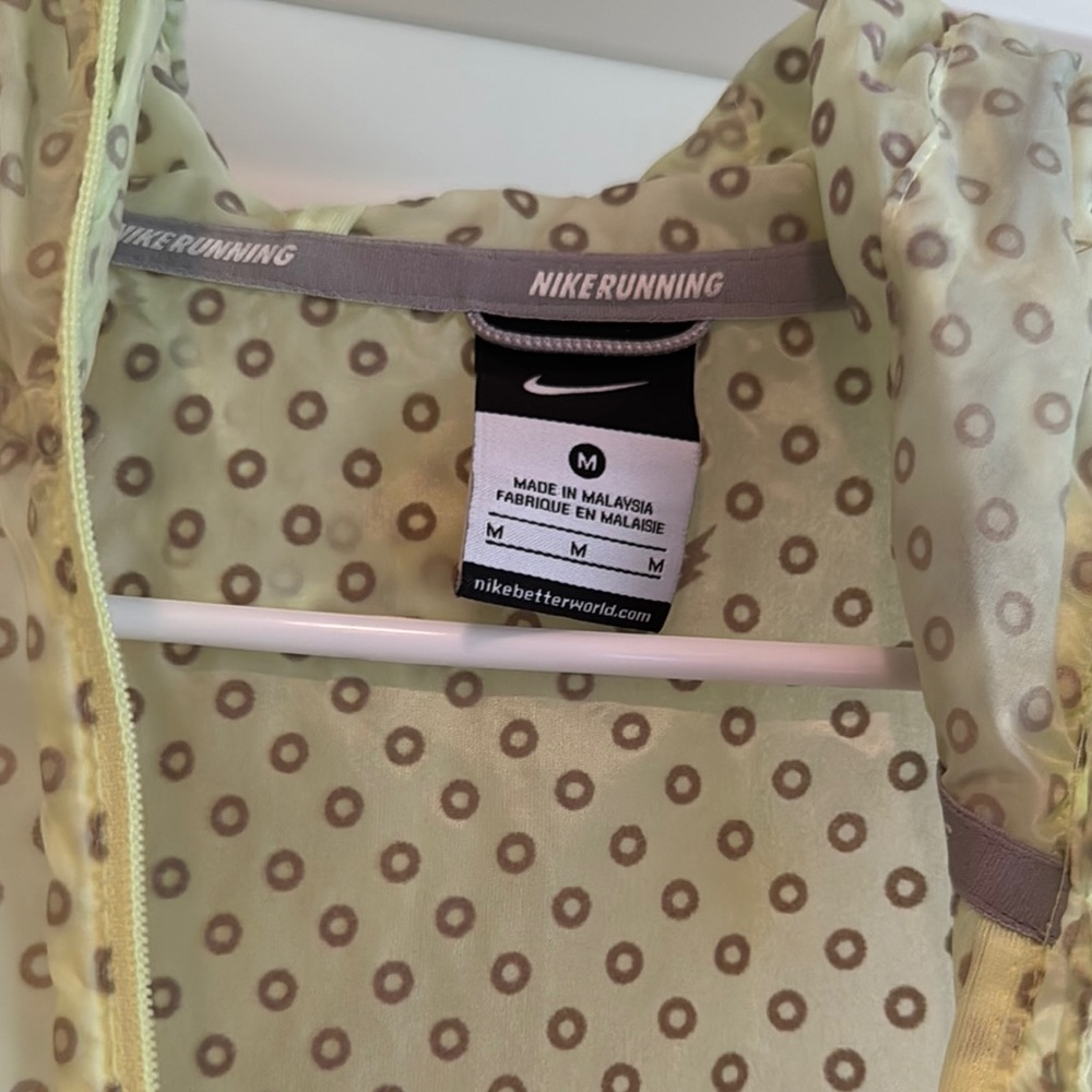 Nike Yellow Patterned Jacket - Picture 2 of 6